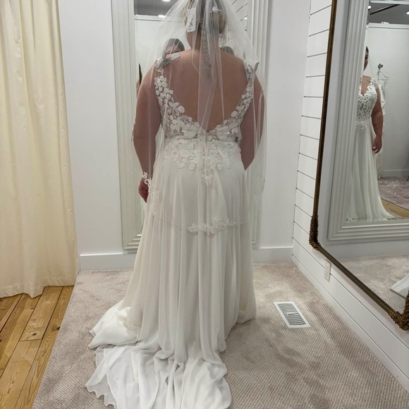 NWT Wedding Dress Rebecca Ingram - Picture 2 of 8